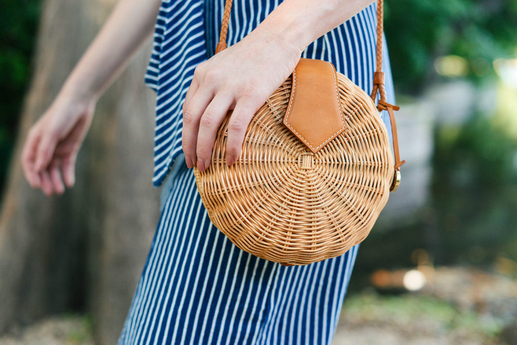 vertical stripes to hide muffin top belly